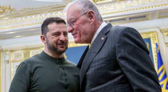 Trump estime que Zelensky n'a pas le poids nécessaire pour les négociations de paix, tandis qu'un émissaire américain loue le courage du président ukrainien.