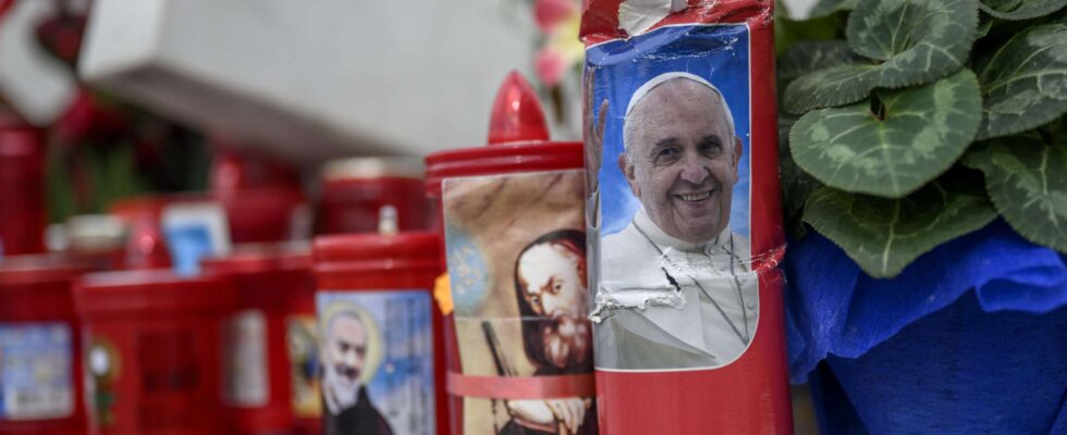 Le pape François s'exprime pour la première fois après ses transfusions sanguines