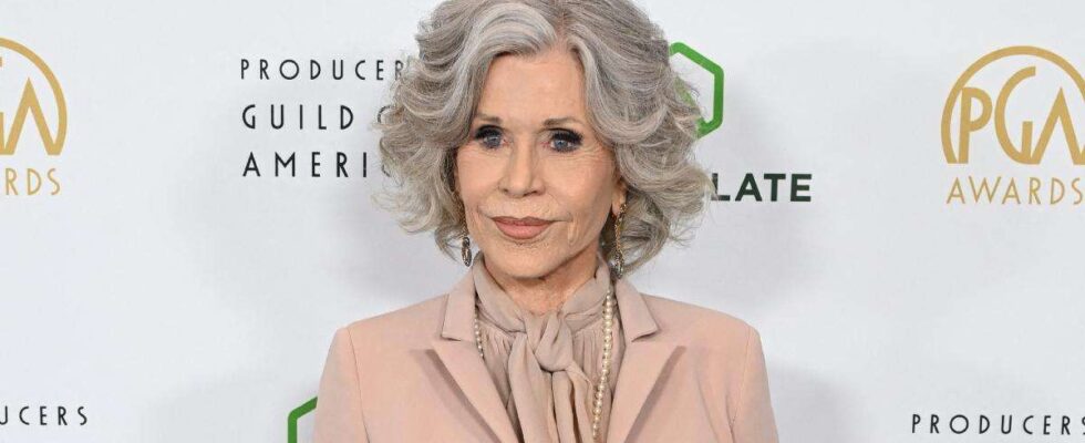 Jane Fonda, 87 ans, annonce qu'elle réalisera ses propres cascades à 90 ans lors des SAG Awards 2025, déterminée à ne pas prendre sa retraite.