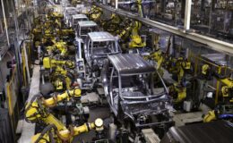 Suzuki domine le marché indien : lancement de la production de voitures électriques sur son site de fabrication de petites voitures.