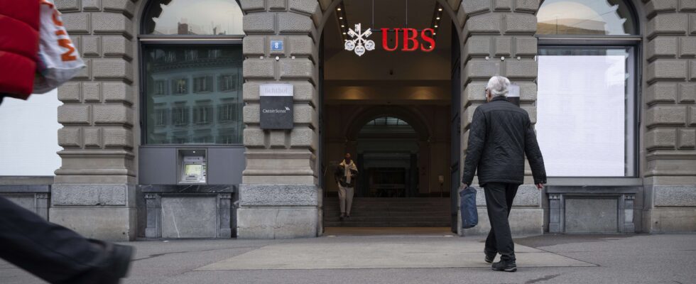 Titre : Décisions sur le capital propre de l'UBS : Le rôle du Parlement et du peuple en question.