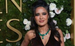 Salma Hayek, 58 ans, rayonne en maillot de bain animalier : découvrez ses photos séduisantes.