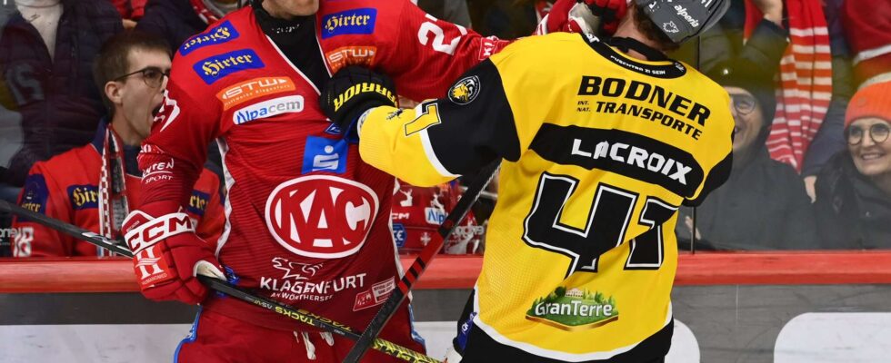 Titre : Victoire des Red Jackets contre le HC Pustertal avec un score de 4 à 0.