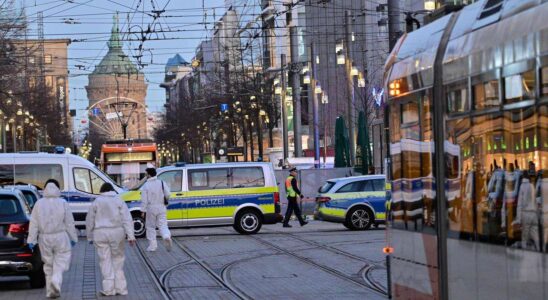 Un véhicule percute un attroupement à Mannheim : Les détails de l'incident